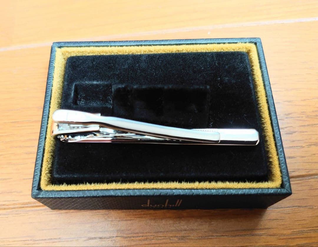 dunhill 　ダンヒルシルバー ネクタイピン 専用ケース付き