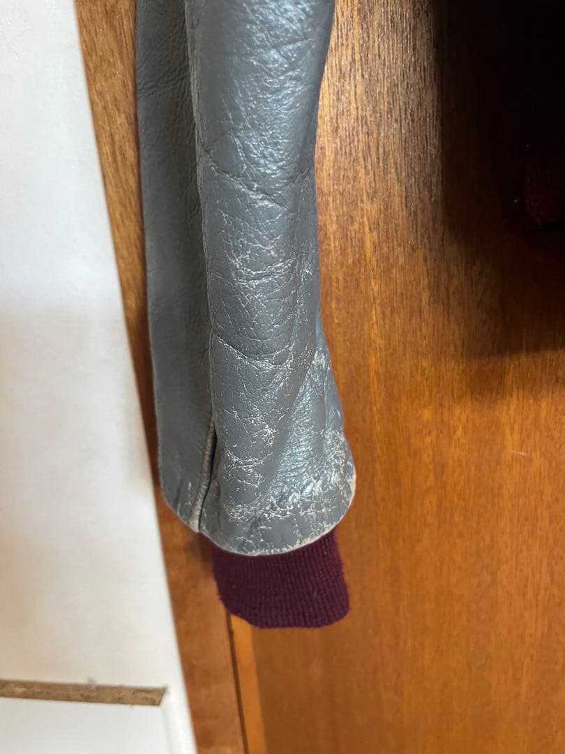 MTV STAFF ヴィンテージ　スタジャン ワインレッド グレー