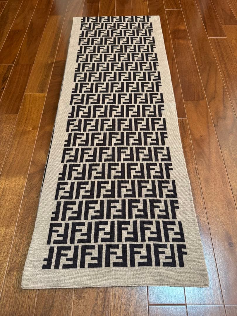 FENDI フェンディ ロゴマフラー