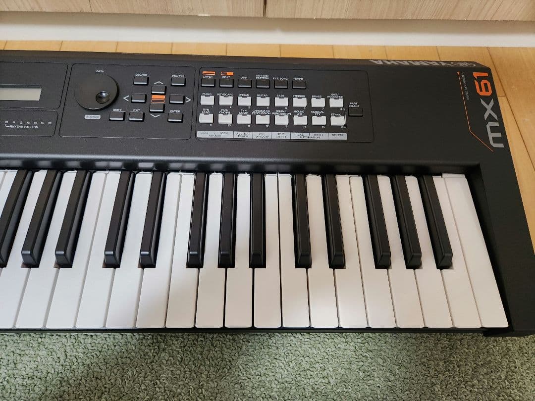 YAMAHA MX61 BK シンセサイザー 61鍵 ※専用ケース付