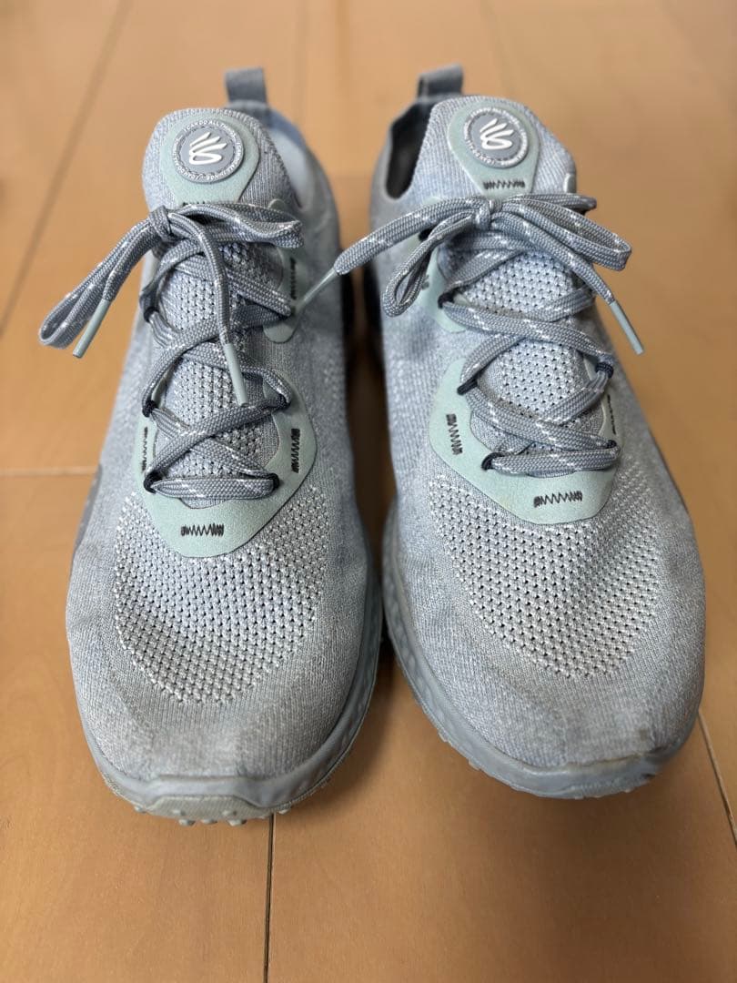 アンダーアーマー　ゴルフシューズ グレー