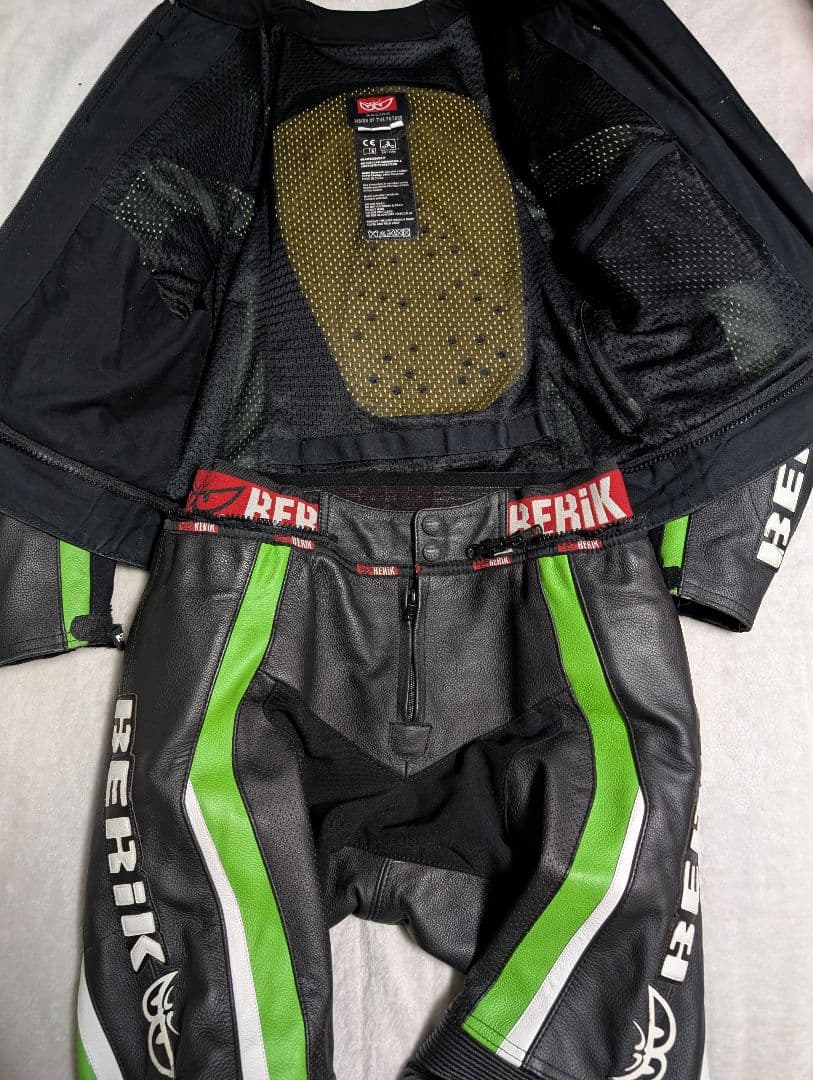 ベリック　パンツレーシングスーツ　2ピース　BERIK　LWサイズ