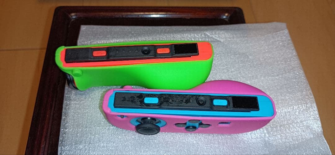 Nintendo Switch 本体 ネオンブルー、レッド Joy-Con付