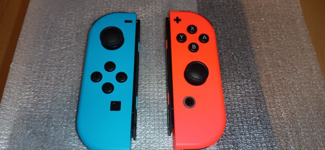 Nintendo Switch 本体 ネオンブルー、レッド Joy-Con付