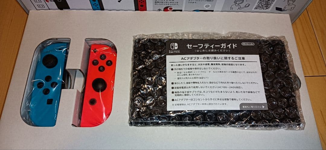 Nintendo Switch 本体 ネオンブルー、レッド Joy-Con付