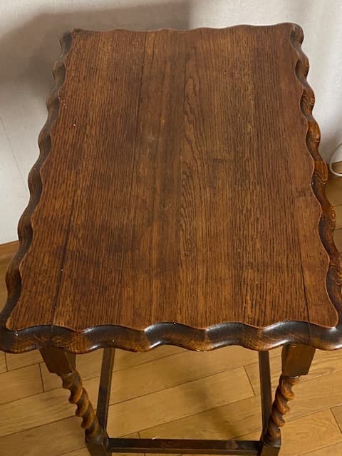 イギリス　アンティーク　ツイストレッグテーブル　オケージョナルテーブル