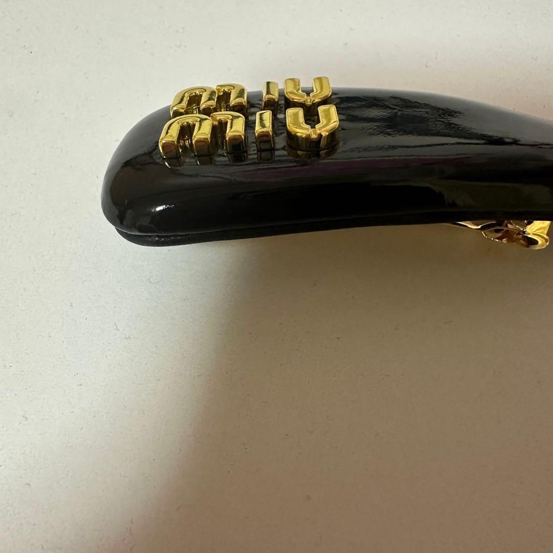 MIU MIU パテントレザー　ヘアクリップ　ヘアピン