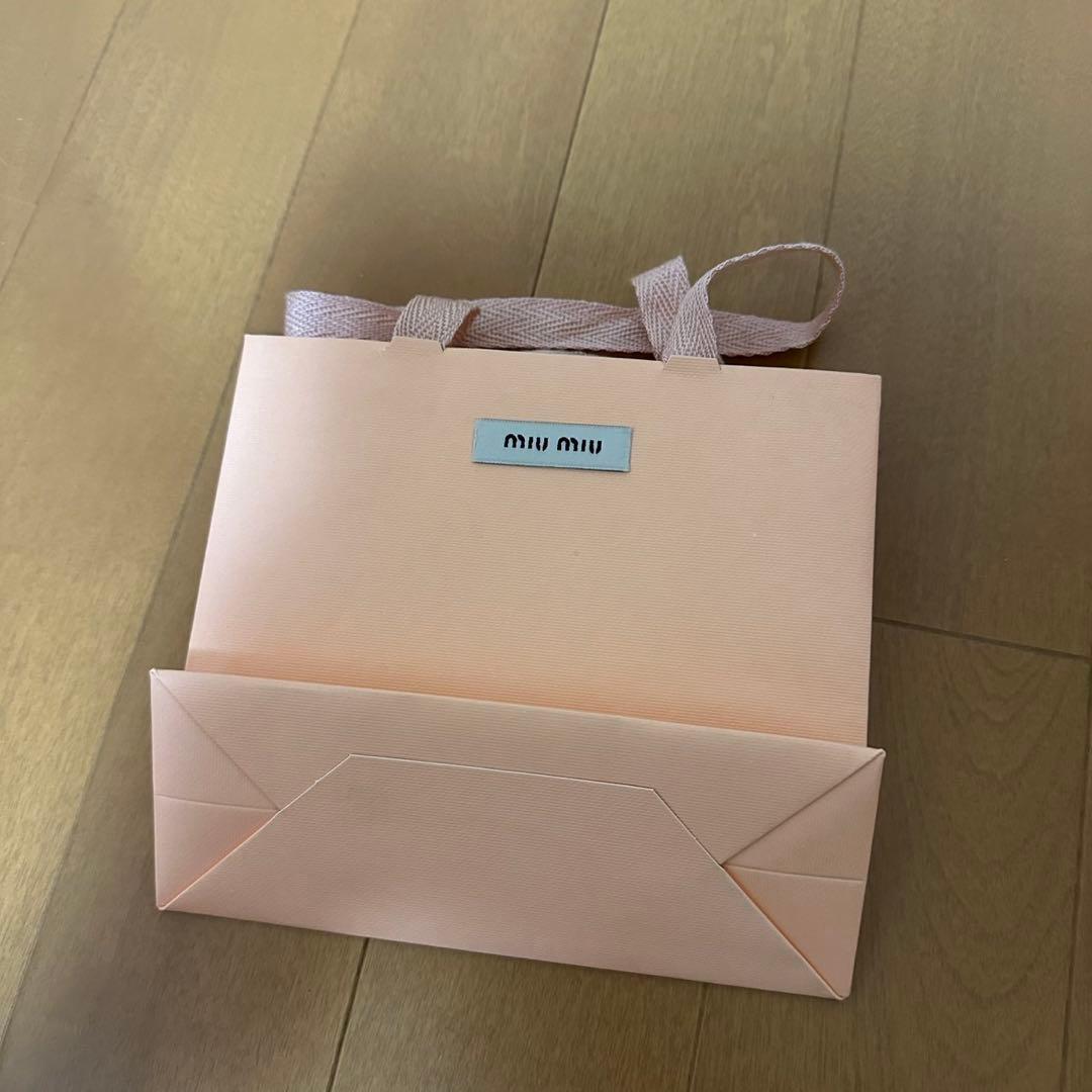 MIU MIU パテントレザー　ヘアクリップ　ヘアピン