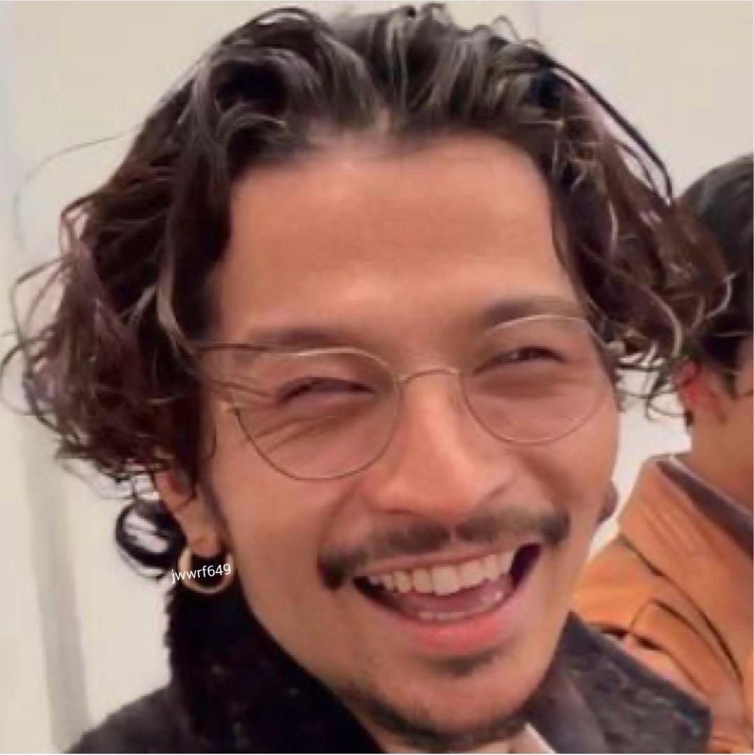 常田大希着用MYKITA ＋Maison Margiela MMCRAFT010