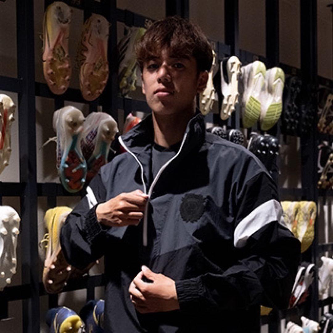 川崎フロンターレ　ウーブントップ　移動着