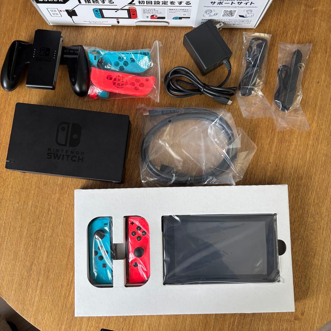 【超美品】Nintendo Switch 本体 青/赤 ジョイコン付き