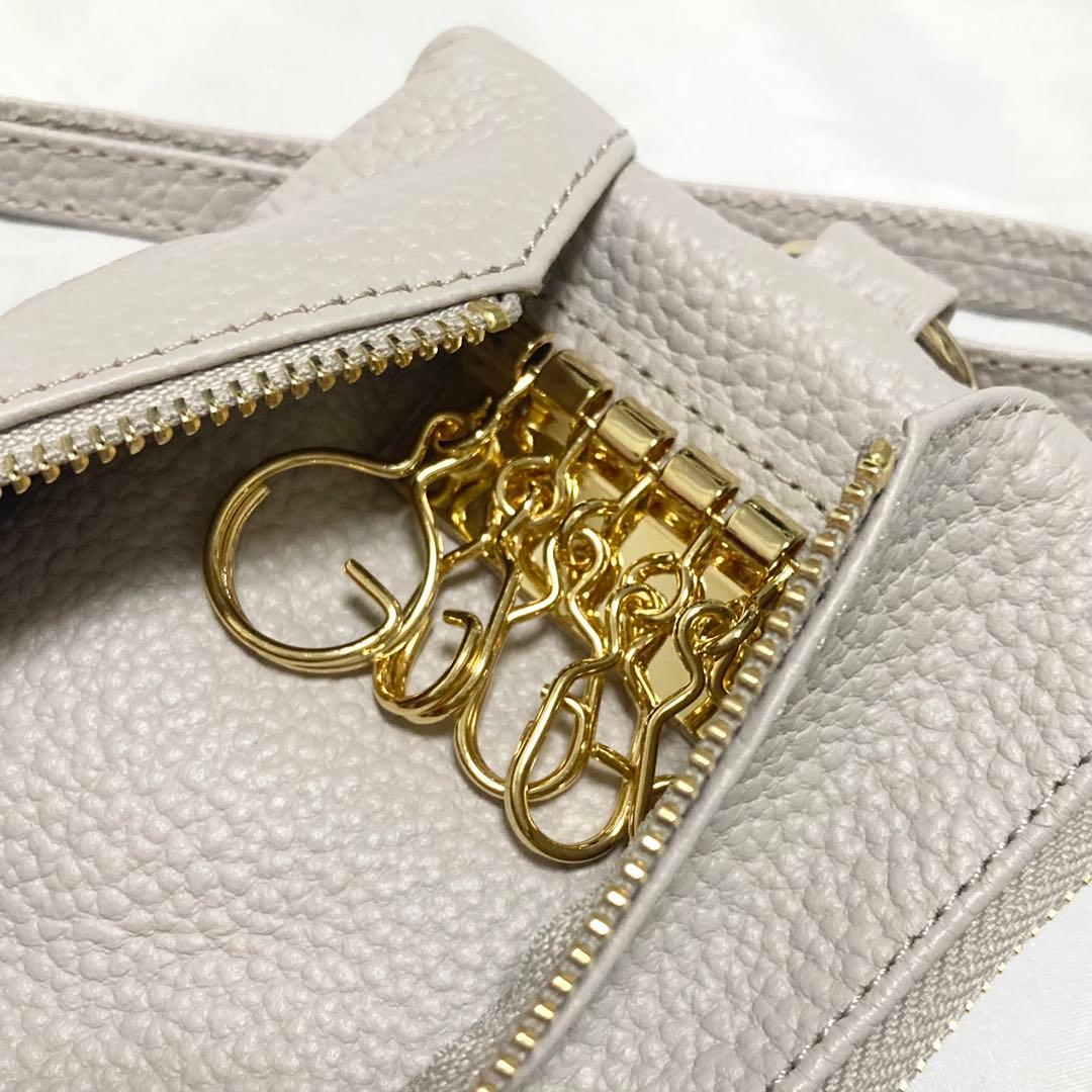 新品　イアンヌ　シャルル　キーケース　マルチポーチ　保護フィルム付