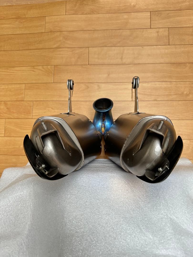 アクラポヴィッチ ドゥカティ パニガーレv2 2020年型