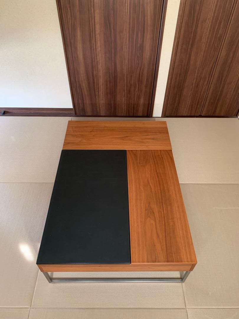 Bo Concept Chiva コーヒーテーブル （収納スペース付き）