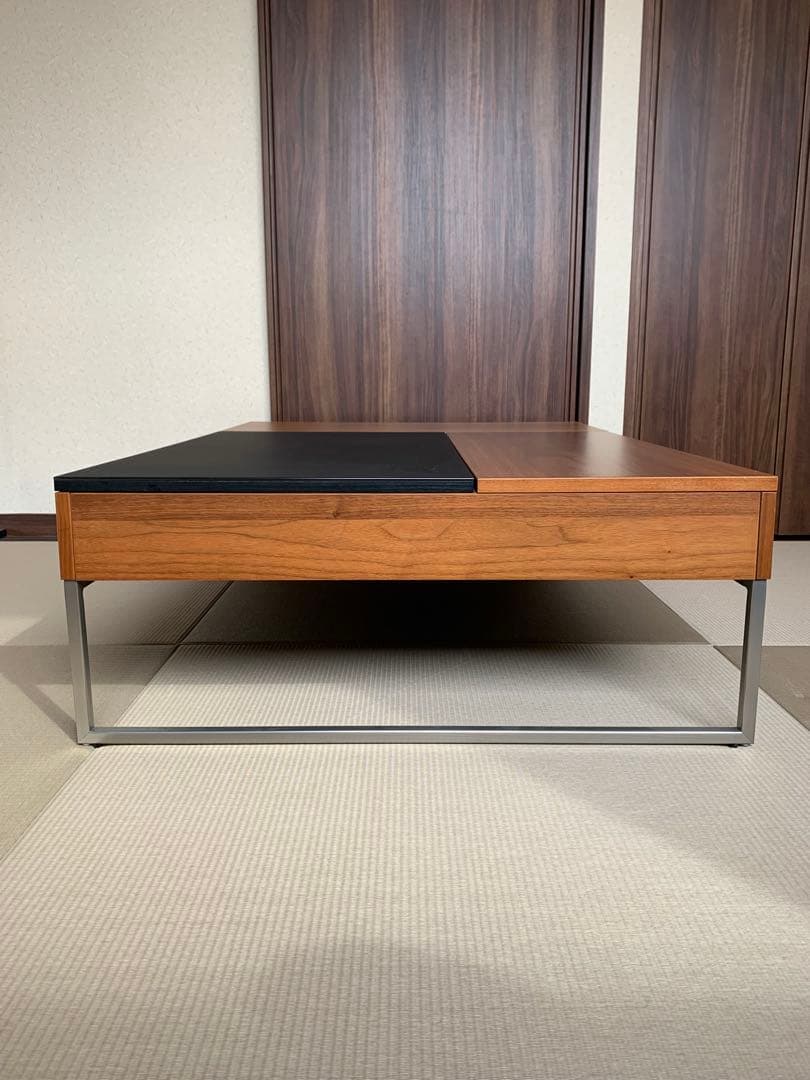 Bo Concept Chiva コーヒーテーブル （収納スペース付き）