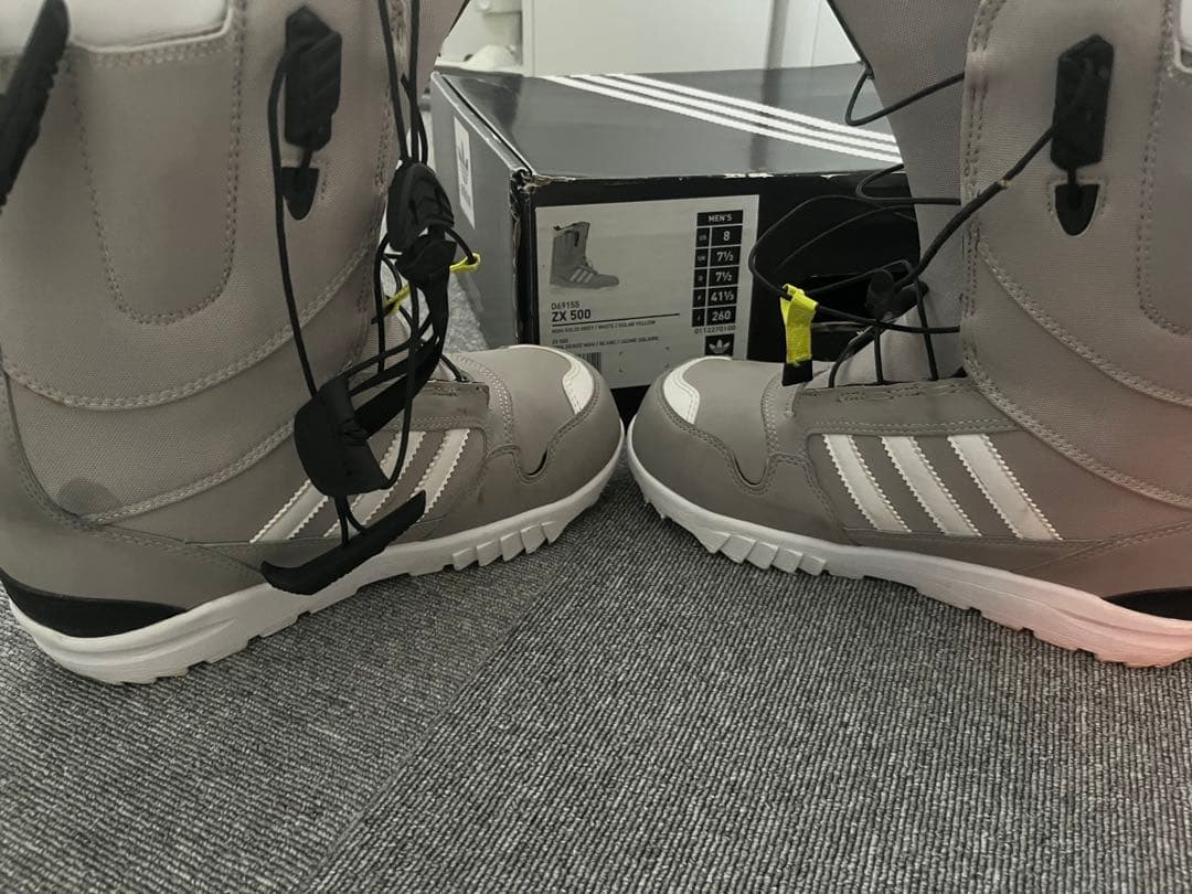 ≡ adidas ≡ スノーボードブーツ グレー