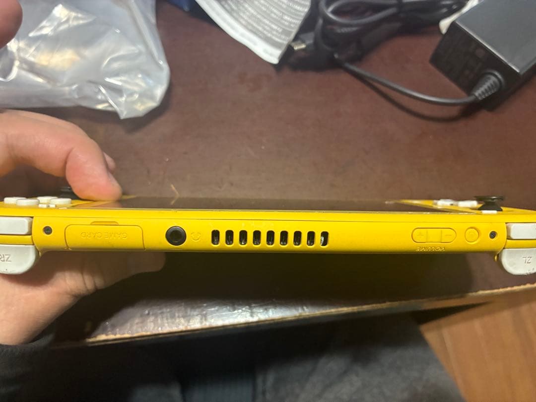 switch lite ジャンク　イエロー