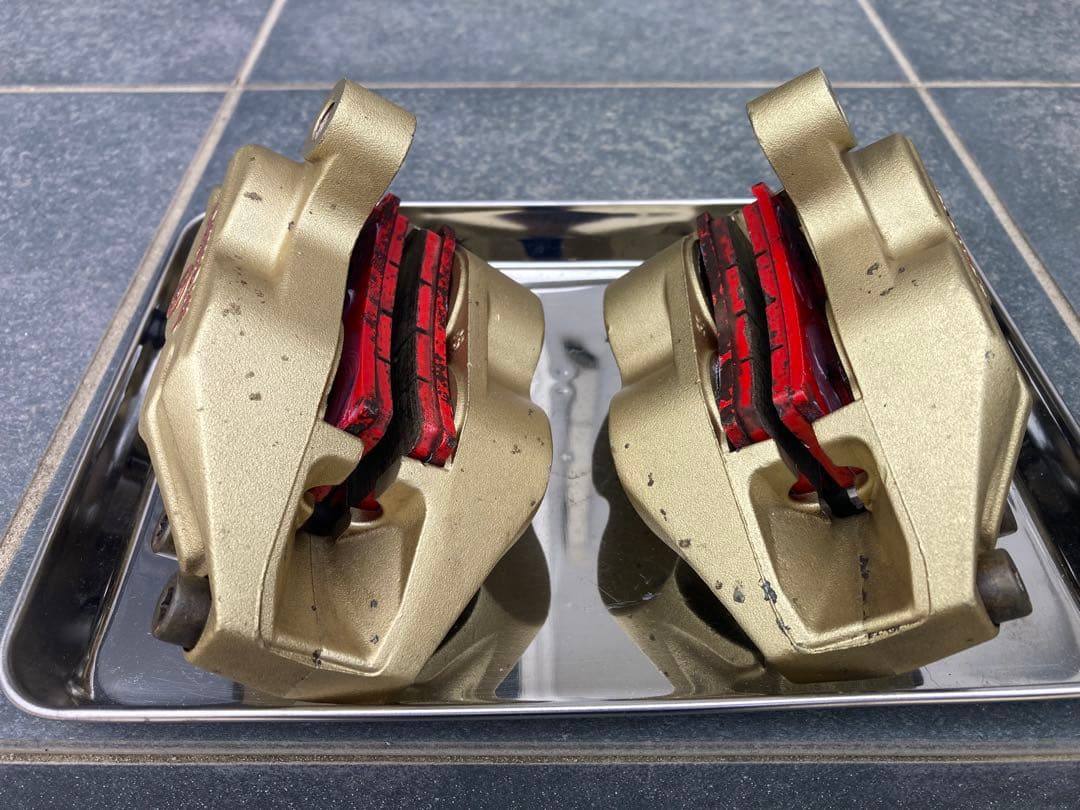 ブレンボ キャリパー ピッチ100mm(XJR400等に)