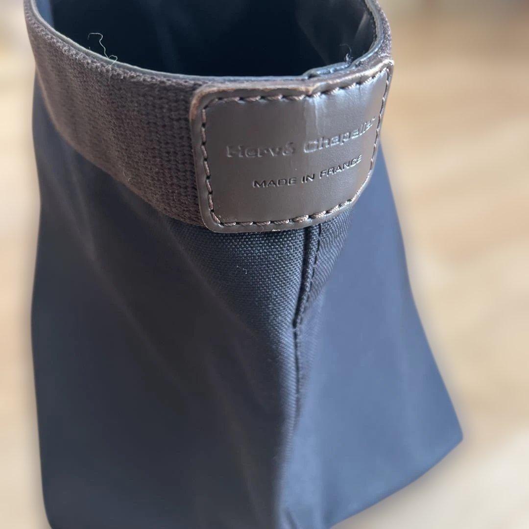 エルベシャプリエ　725C ノワール／モカ