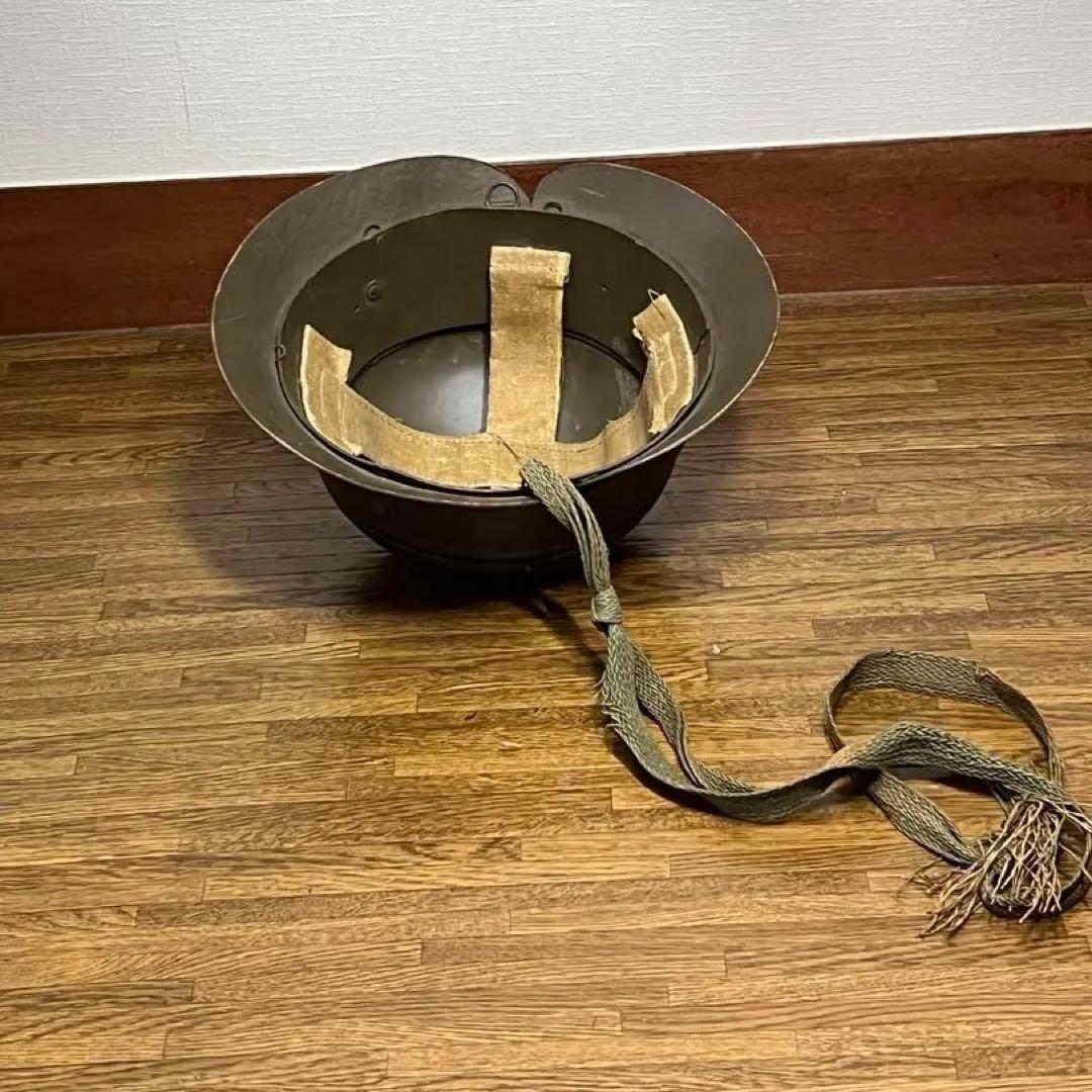 軍隊ヘルメット