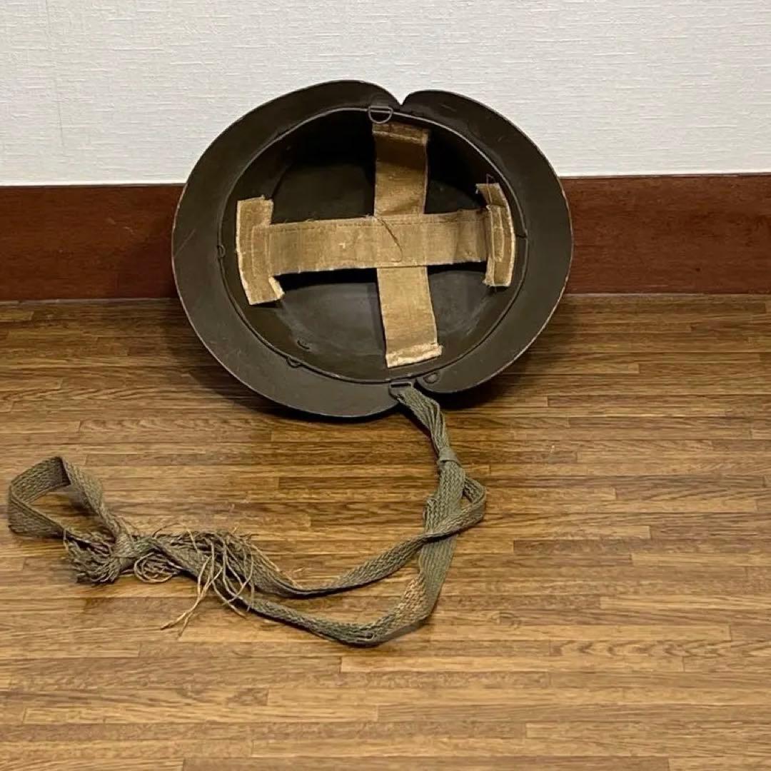 軍隊ヘルメット