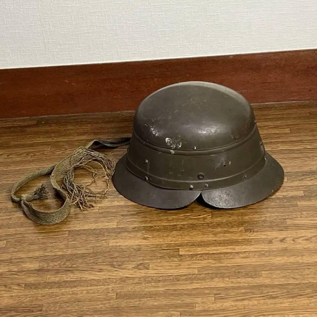 軍隊ヘルメット