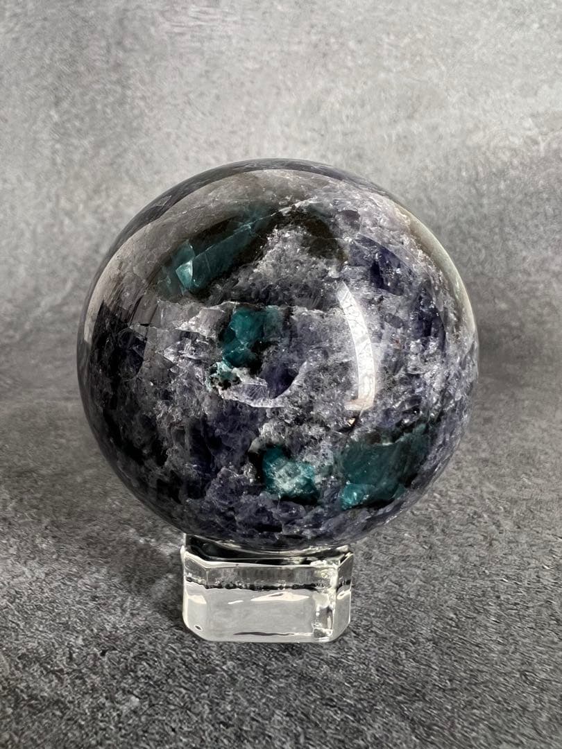 高品質　アイオライト　エメラルド　グリーンカイヤナイト　共生　スフィア