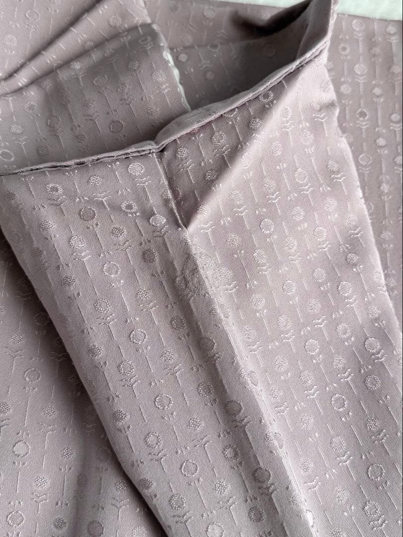 a16【特価】美品 抽象模様織り出し 一つ紋 正絹 色無地 裄 65.5