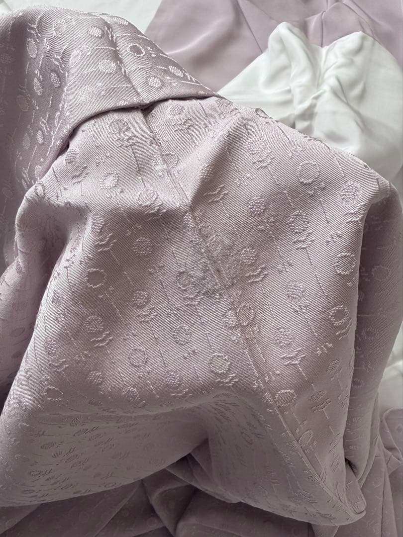 a16【特価】美品 抽象模様織り出し 一つ紋 正絹 色無地 裄 65.5