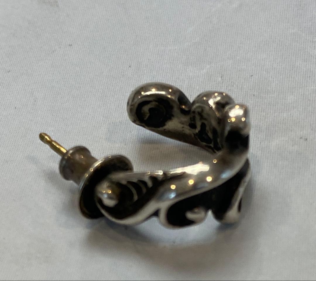 ビルウォールレザー　ウェーブピアス