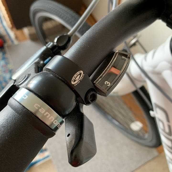 【美品の中古自転車】　《送料込み》　キャノンデール　レディース　クロスバイク