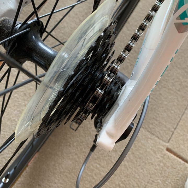 【美品の中古自転車】　《送料込み》　キャノンデール　レディース　クロスバイク