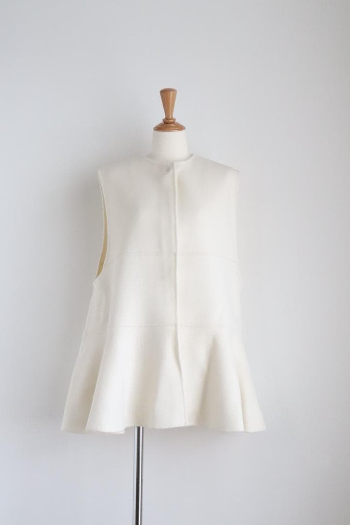 GIRLISH　St.cecilia リバーウールフレアジレ