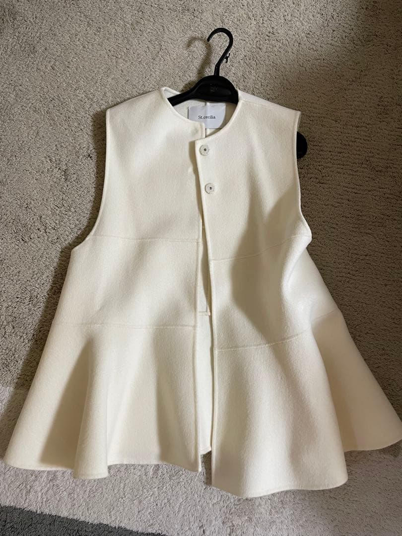 GIRLISH　St.cecilia リバーウールフレアジレ