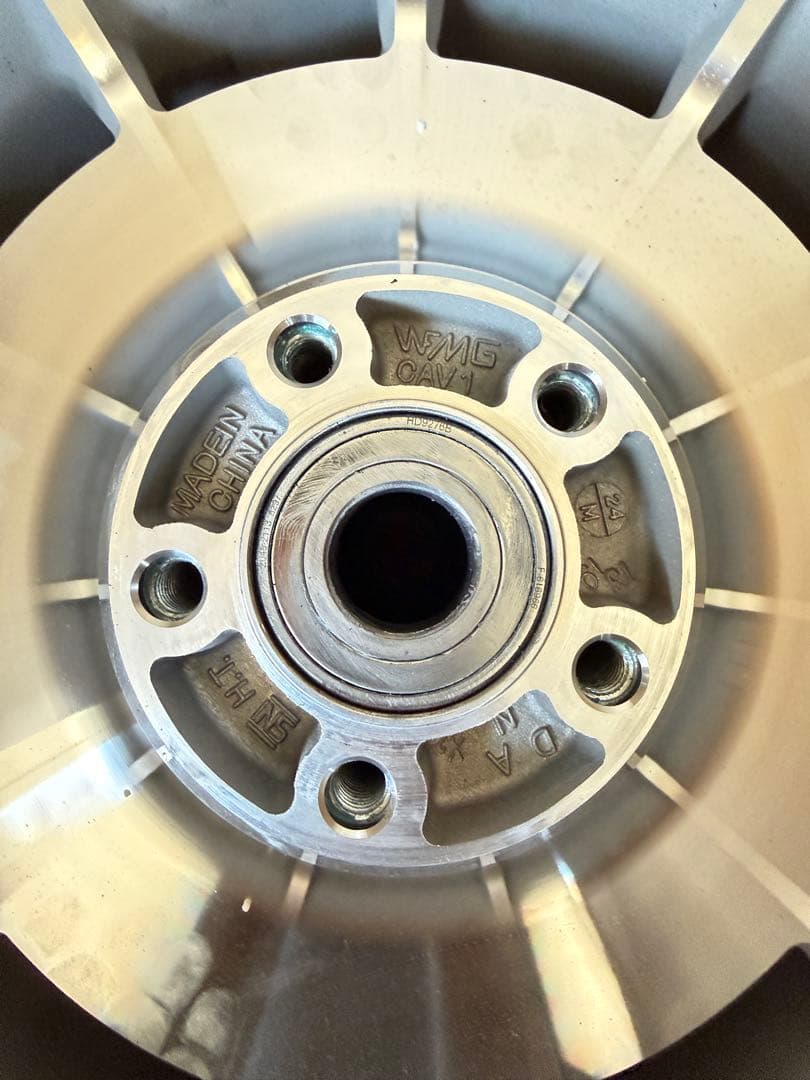 ハーレーダビッドソン　純正ホイール ファットボーイFLFBS 2025式