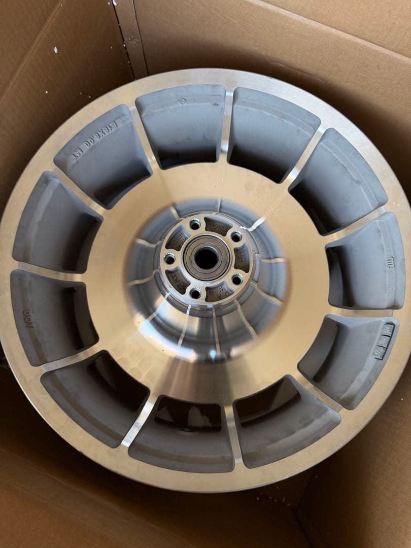 ハーレーダビッドソン　純正ホイール ファットボーイFLFBS 2025式