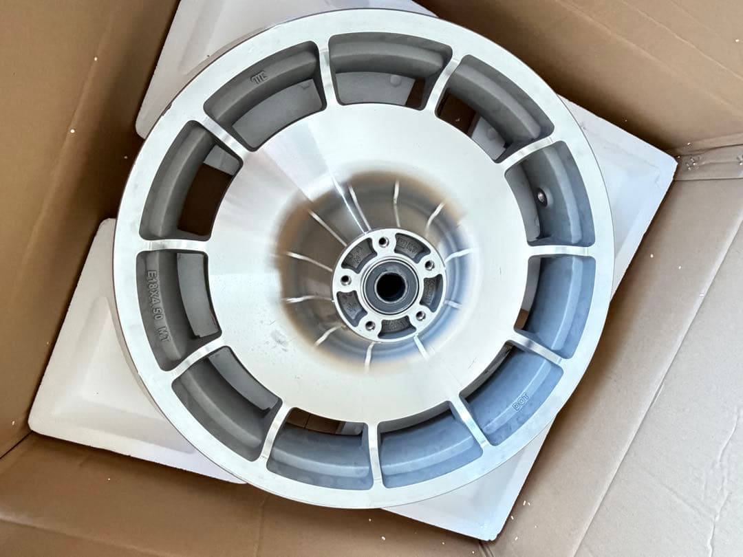 ハーレーダビッドソン　純正ホイール ファットボーイFLFBS 2025式