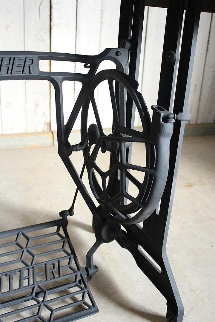 古い鉄脚と古材のテーブル　ワークデスク　机　作業台　古家具　古道具