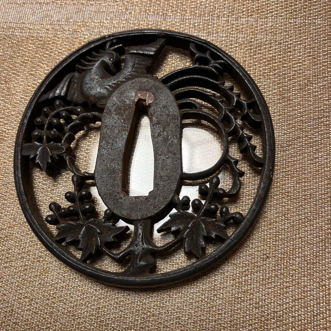 葉と鳥の彫刻 鉄製 鍔(つば)
