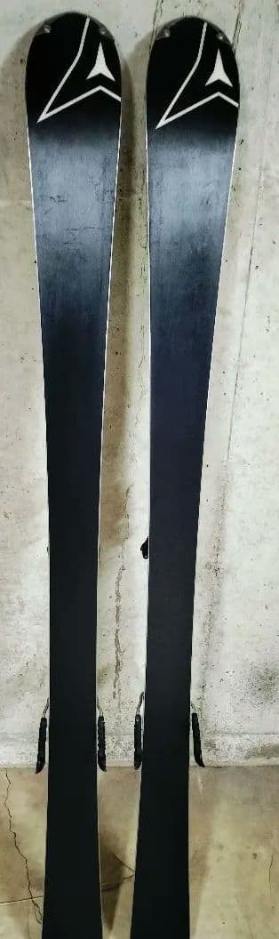 ATOMIC(アトミック　レディーススキー板) 148cm