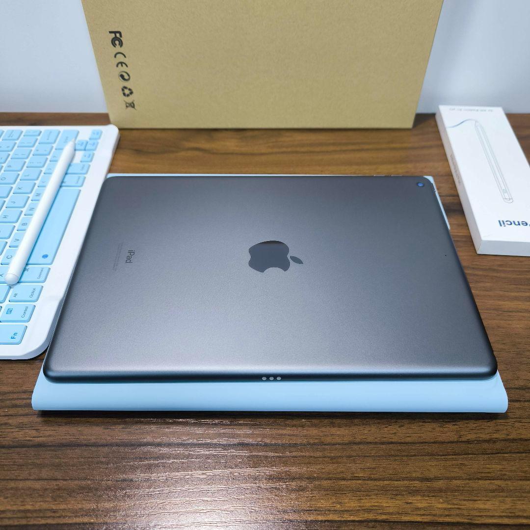 iPad 第9世代 Wi-Fi 256GB ケースとキーボード、タッチペン