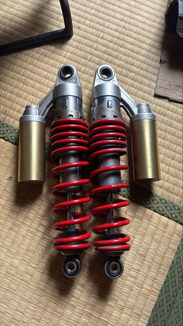 SHOWA サスペンションショックニ本セット バリオス2 純正