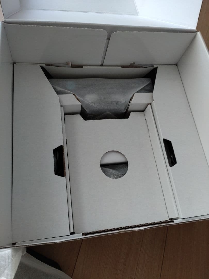 Microsoft Xbox360 XBOX 360 4GB + KINECT…