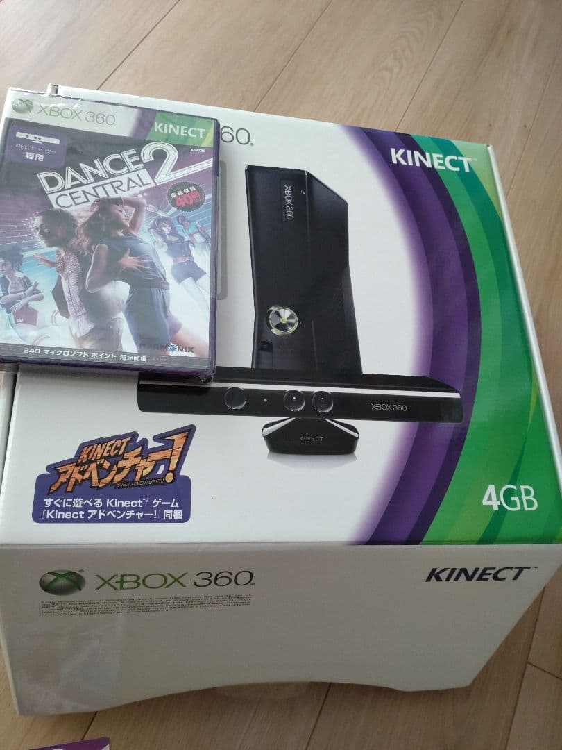 Microsoft Xbox360 XBOX 360 4GB + KINECT…