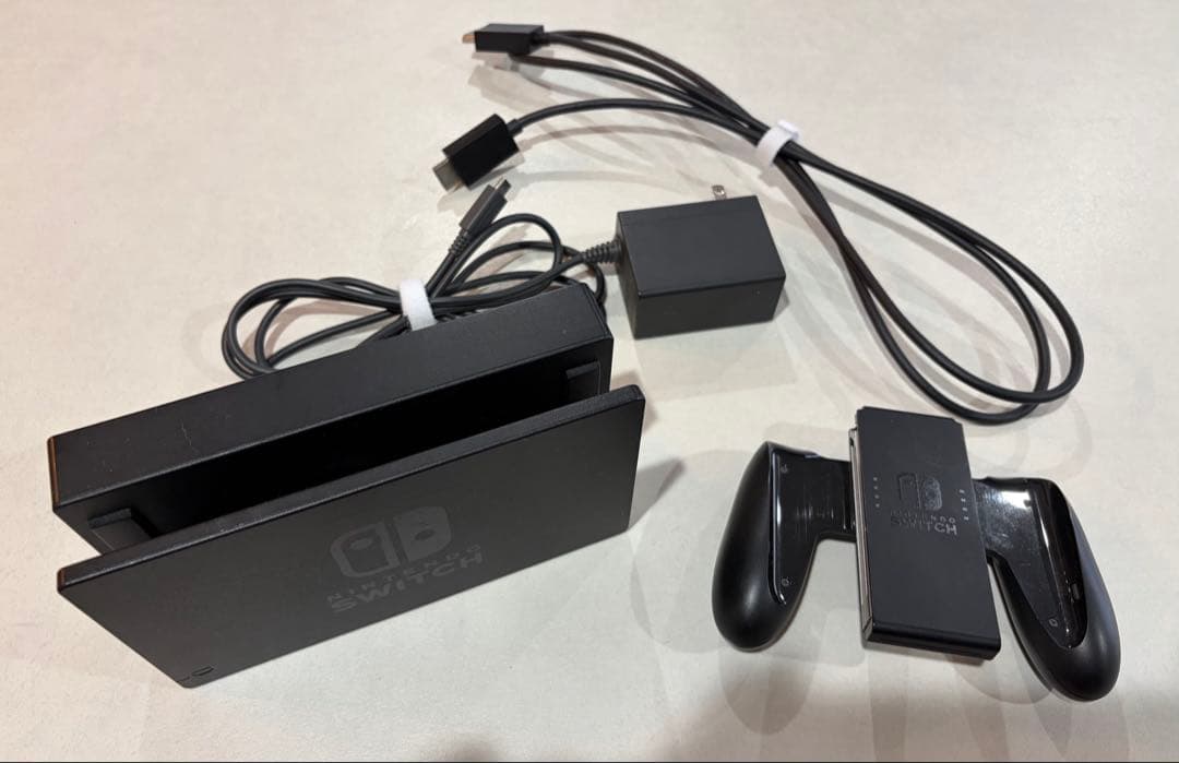 Nintendo Switch 本体 純正付属品多数セット（ソフト付）