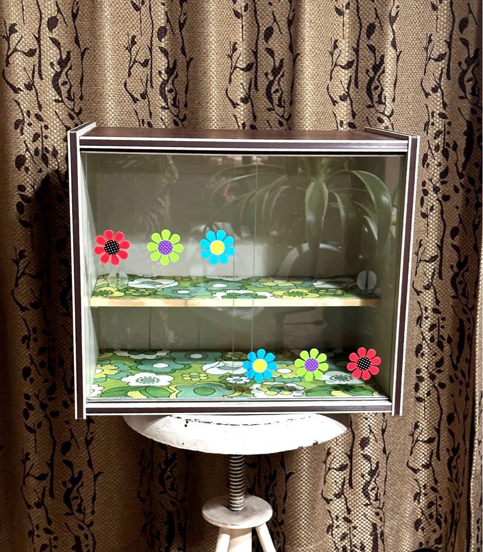 昭和レトロ　食器棚　ショーケース　ガラス戸　飾り棚　レトロポップ