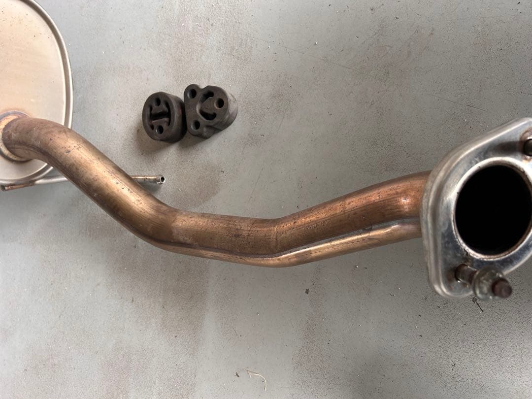 ニッサン ノートE12nismo S 純正マフラー 値下げ交渉致します。