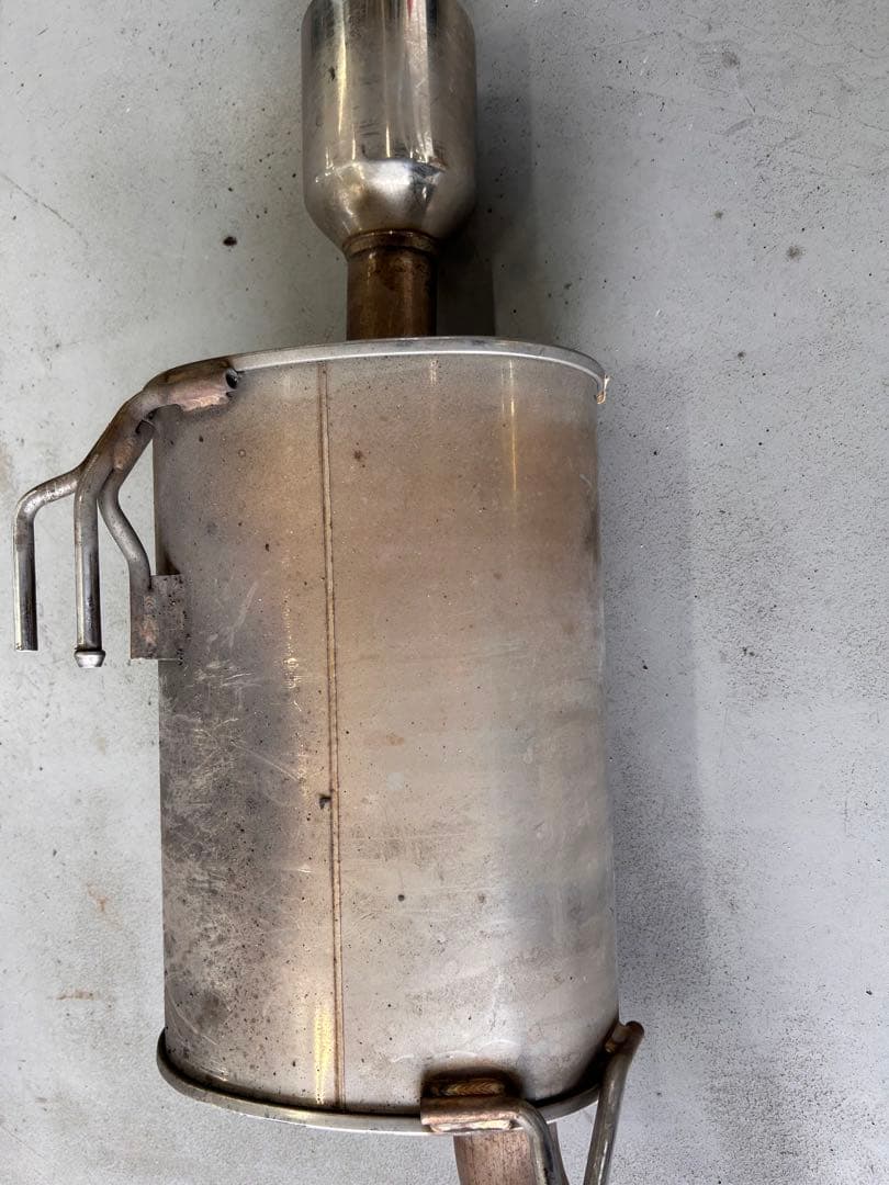 ニッサン ノートE12nismo S 純正マフラー 値下げ交渉致します。