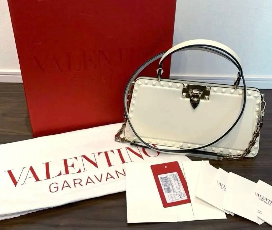 white さま　　ヴァレンティノ ロックスタッズ　トップハンドル