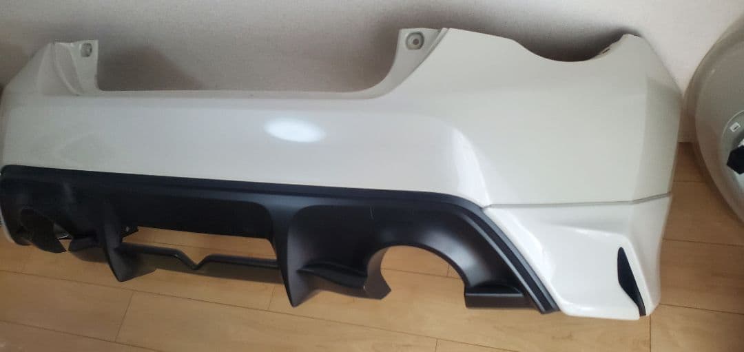 86 ZN6 後期バンパーモデリスタリアスパッツ付き